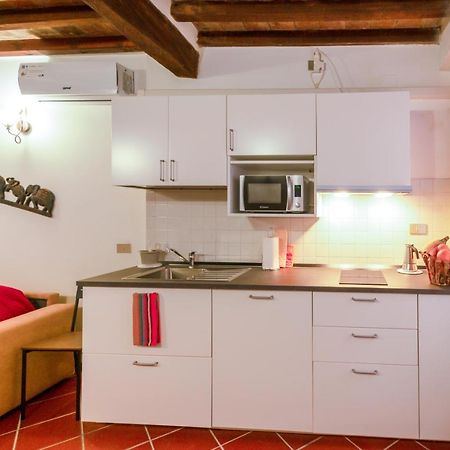 Parma Portici Antichi Monolocale A 5 Min Dal Duomo Appartement Buitenkant foto