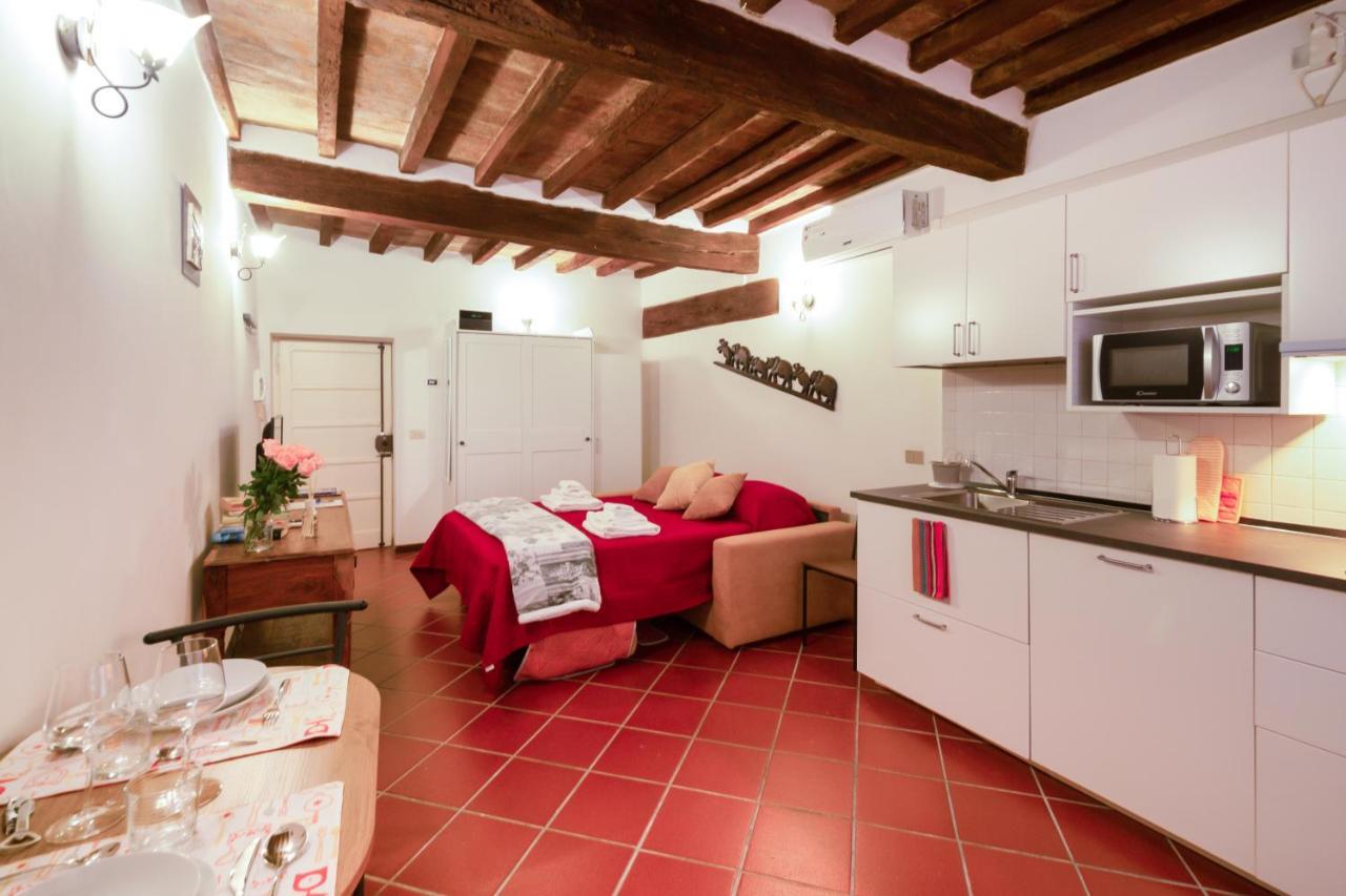 Parma Portici Antichi Monolocale A 5 Min Dal Duomo Appartement Buitenkant foto