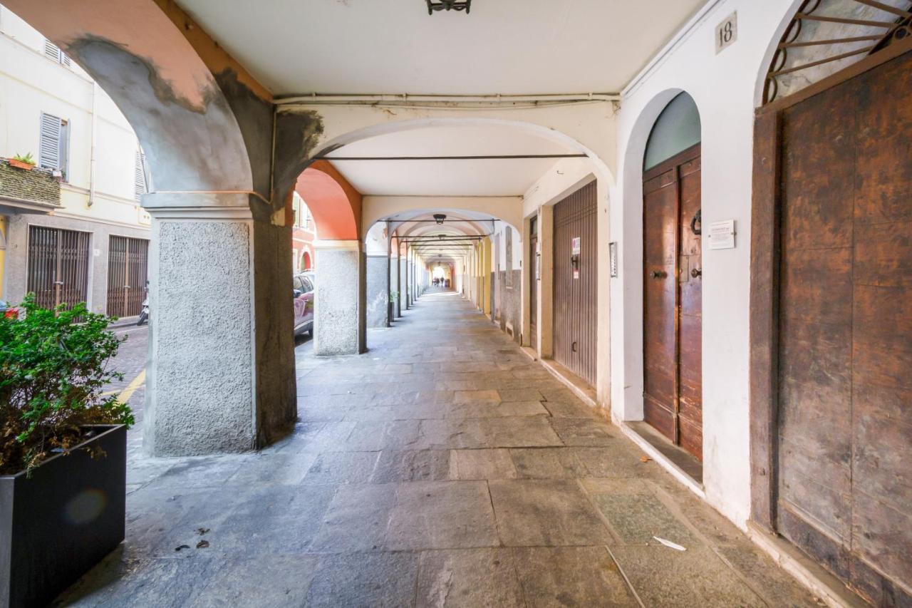 Parma Portici Antichi Monolocale A 5 Min Dal Duomo Appartement Buitenkant foto